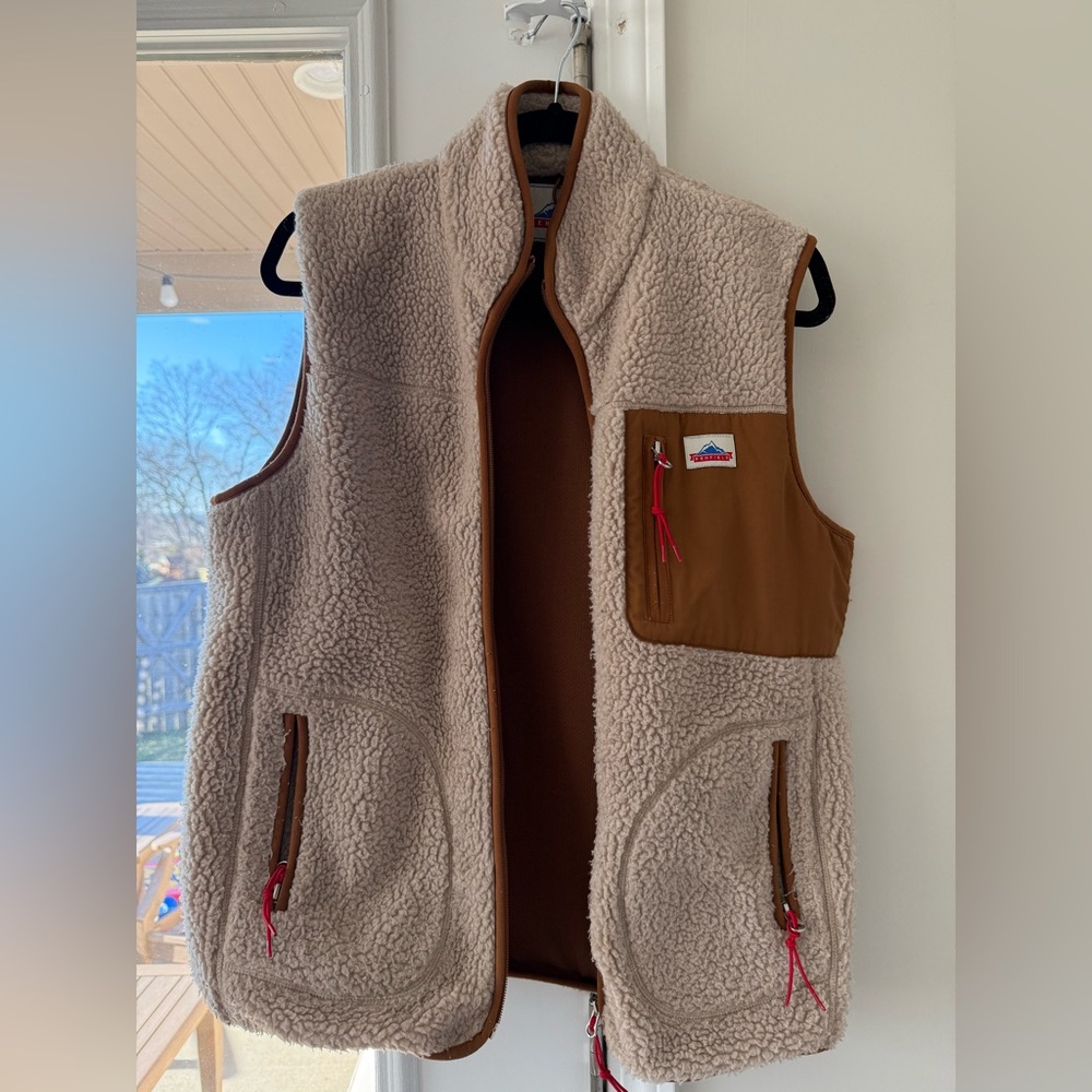 Madewell x Penfield Lucan Fleece Vest Cream, Brown, Red Size Large
